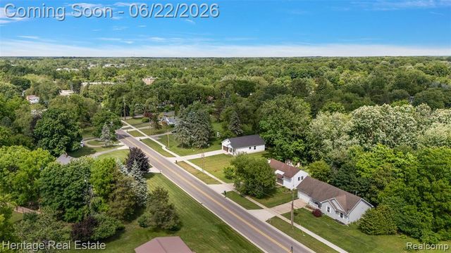 10857 Center Road, Grand Blanc, MI 48439