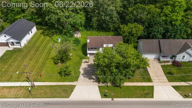 10857 Center Road, Grand Blanc, MI 48439