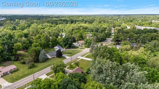 10857 Center Road, Grand Blanc, MI 48439