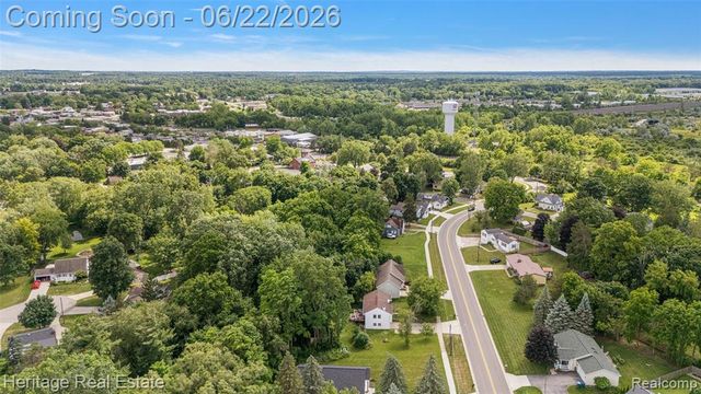 10857 Center Road, Grand Blanc, MI 48439