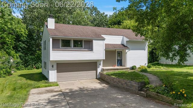 10857 Center Road, Grand Blanc, MI 48439