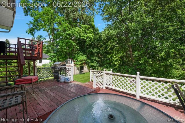 10857 Center Road, Grand Blanc, MI 48439