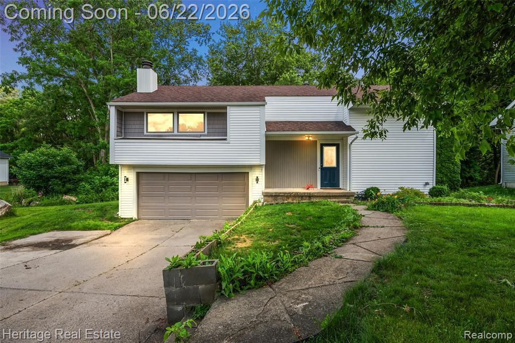 10857 Center Road, Grand Blanc, MI 48439