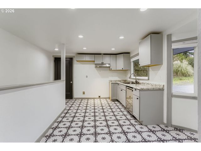 14661 Se ROYER Rd, Damascus, OR 97089