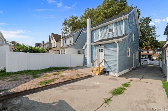 21432 112th Road, Queens Village, NY 11429