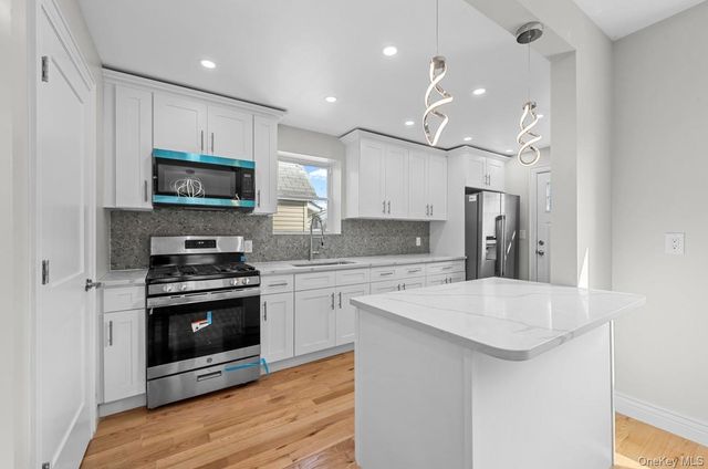 21432 112th Road, Queens Village, NY 11429