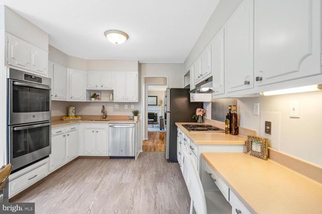 4704 SUNFLOWER DR, Rockville, MD 20853