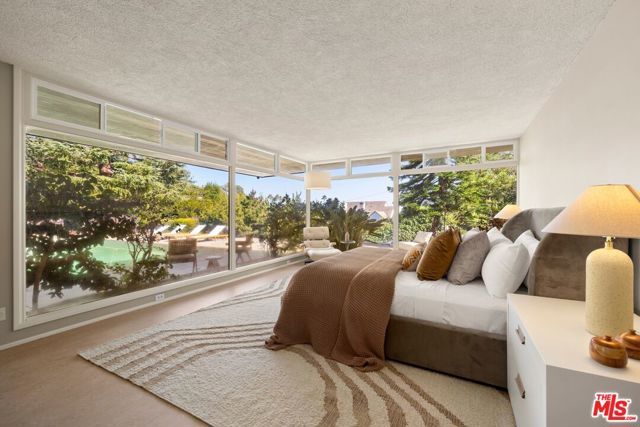7230 Outpost Cove Drive, Los Angeles, CA 90068