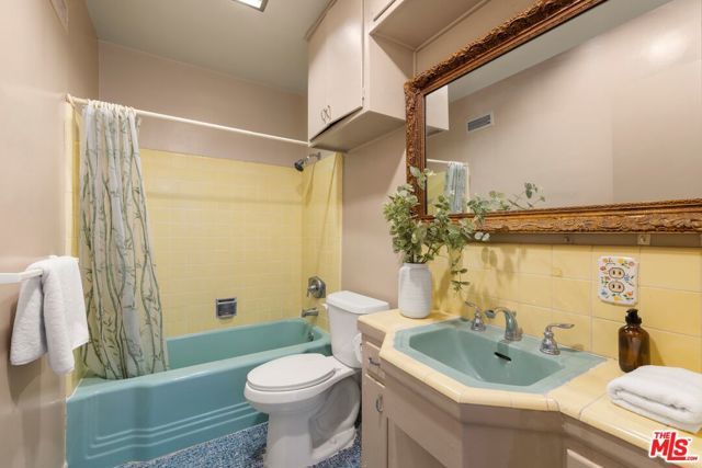 7230 Outpost Cove Drive, Los Angeles, CA 90068