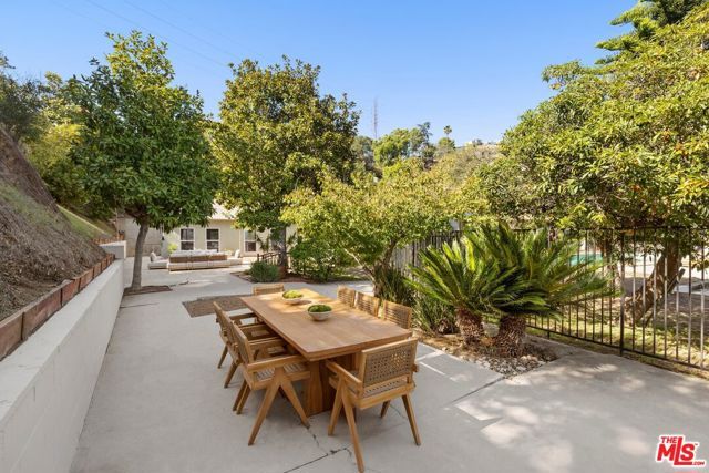 7230 Outpost Cove Drive, Los Angeles, CA 90068