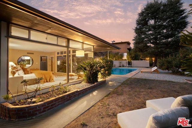 7230 Outpost Cove Drive, Los Angeles, CA 90068
