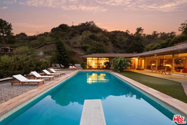 7230 Outpost Cove Drive, Los Angeles, CA 90068