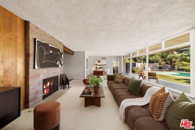 7230 Outpost Cove Drive, Los Angeles, CA 90068
