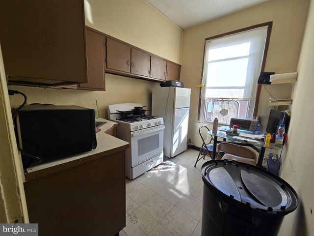 2400 W CUMBERLAND ST, Philadelphia, PA 19132
