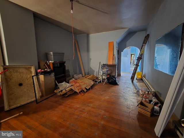 2400 W CUMBERLAND ST, Philadelphia, PA 19132