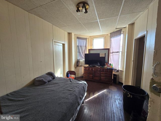 2400 W CUMBERLAND ST, Philadelphia, PA 19132