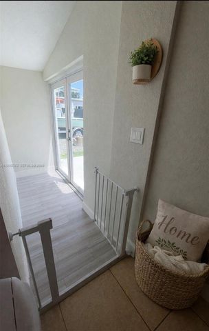 6497 W 8th Ln 6497, Hialeah, FL 33012