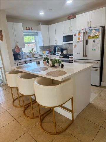 6497 W 8th Ln 6497, Hialeah, FL 33012