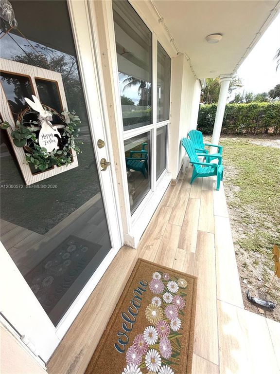 6497 W 8th Ln 6497, Hialeah, FL 33012