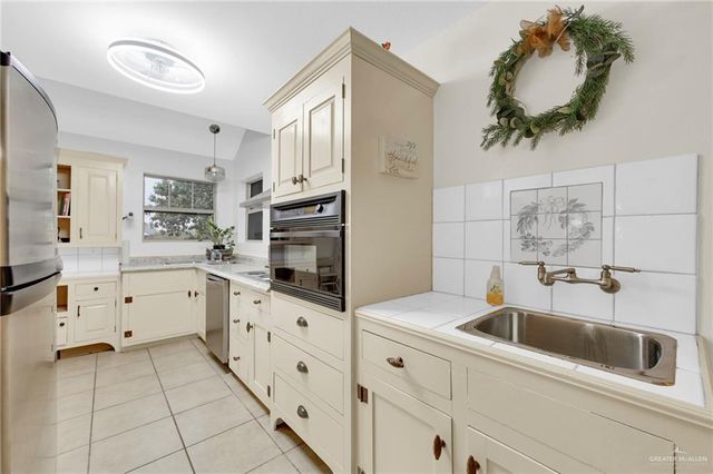 1911 Lake Point Drive, Mission, TX 78572