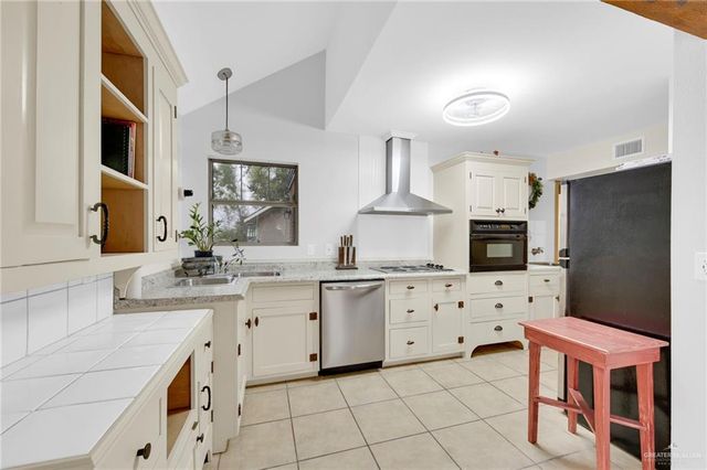 1911 Lake Point Drive, Mission, TX 78572