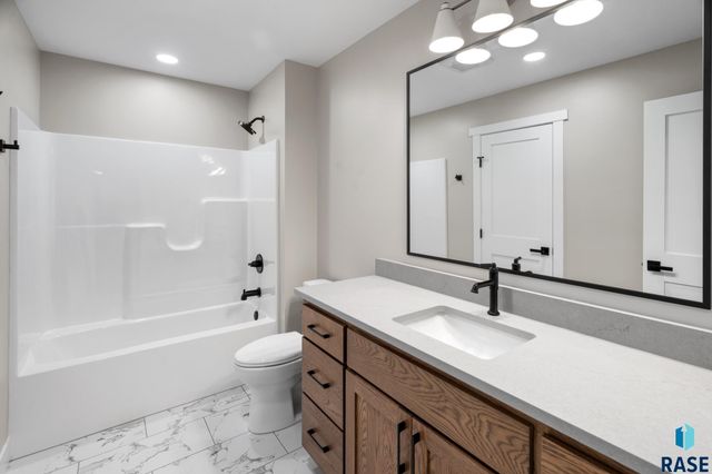 1137 E Thompson Pl Place, Tea, SD 57064