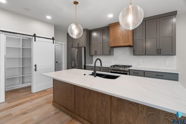 1137 E Thompson Pl Place, Tea, SD 57064