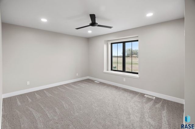 1137 E Thompson Pl Place, Tea, SD 57064