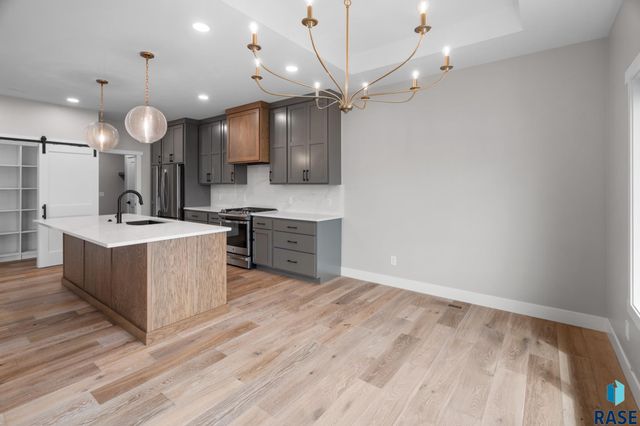 1137 E Thompson Pl Place, Tea, SD 57064