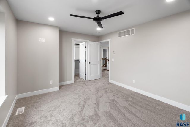 1137 E Thompson Pl Place, Tea, SD 57064