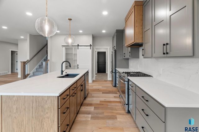 1137 E Thompson Pl Place, Tea, SD 57064