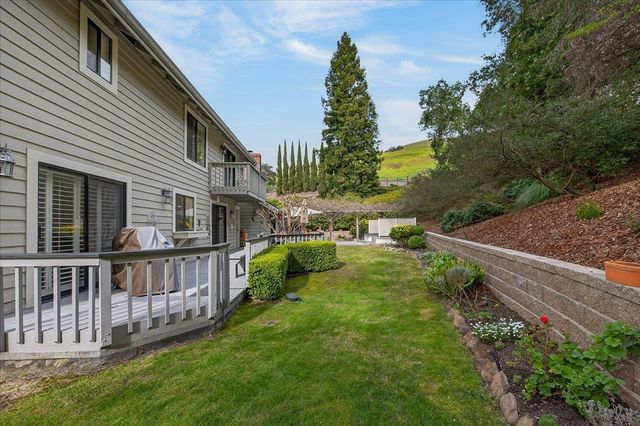 28 Harrington Rd, Moraga, CA 94556