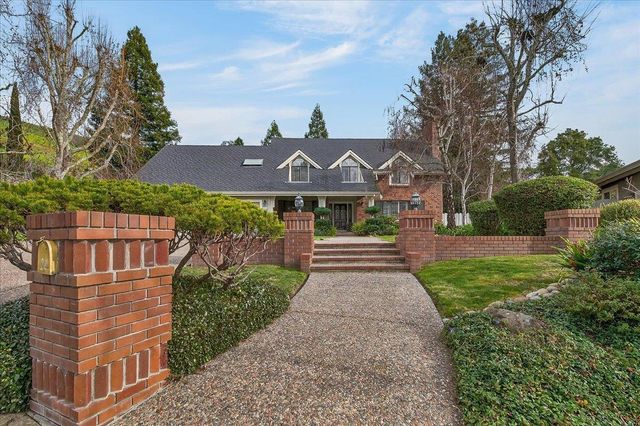 28 Harrington Rd, Moraga, CA 94556