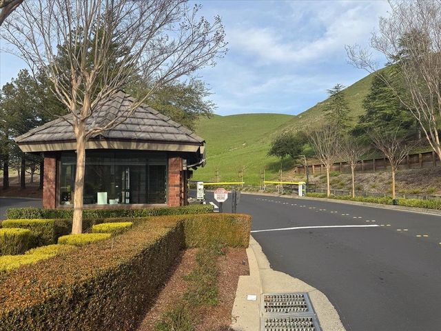 28 Harrington Rd, Moraga, CA 94556