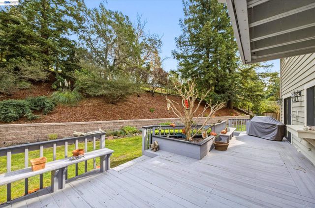 28 Harrington Rd, Moraga, CA 94556