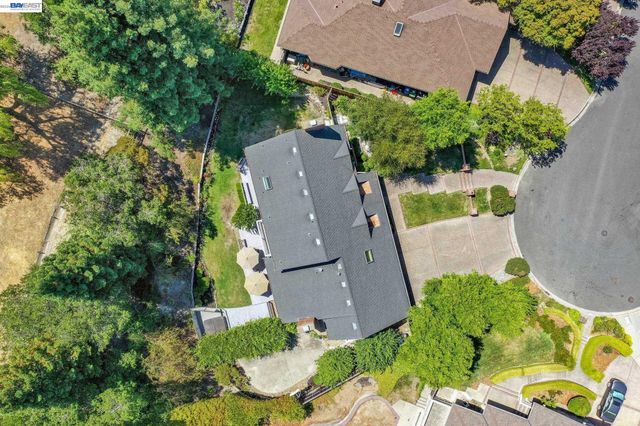 28 Harrington Rd, Moraga, CA 94556