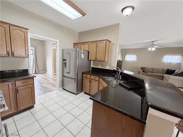 921 Lockwood Road, Barberton, OH 44203