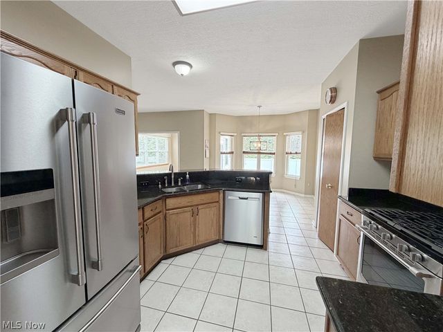 921 Lockwood Road, Barberton, OH 44203