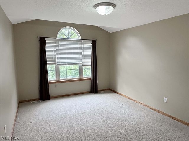 921 Lockwood Road, Barberton, OH 44203