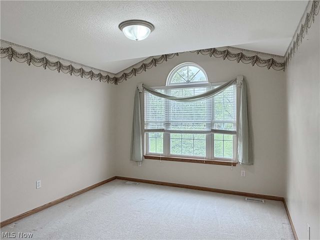 921 Lockwood Road, Barberton, OH 44203