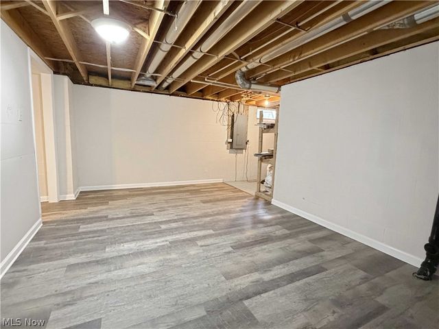 921 Lockwood Road, Barberton, OH 44203