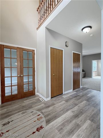 921 Lockwood Road, Barberton, OH 44203