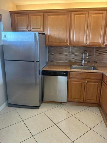 2770 S Garden Drive 304, Lake Worth, FL 33461