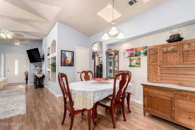 3301 S GOLDFIELD Road 2122, Apache Junction, AZ 85119