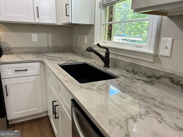 720 Jewel Place, Lilburn, GA 30047