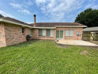 451 Oakdale Drive, Stafford, TX 77477