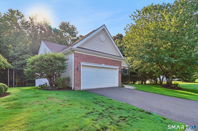 155 Country Club Drive 155, Oxford, CT 06478