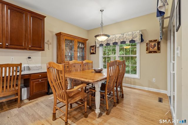 155 Country Club Drive 155, Oxford, CT 06478