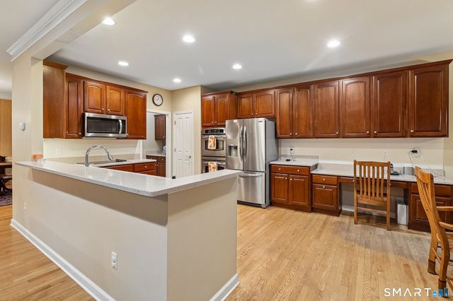155 Country Club Drive 155, Oxford, CT 06478
