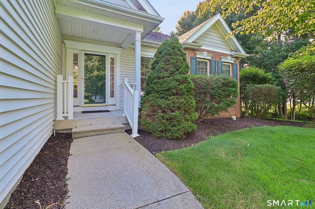 155 Country Club Drive 155, Oxford, CT 06478